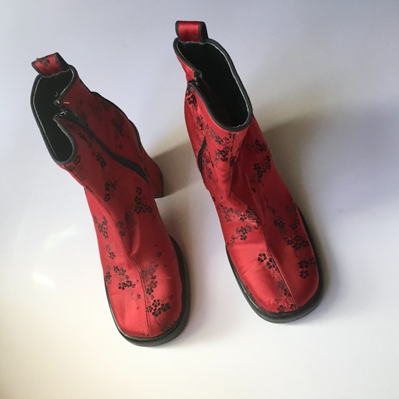 SOLD Oriental floral chunky heels | vintage - Picture 3 of 8